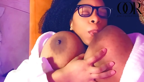 Camille lulu has a big black and white tits at home on cam