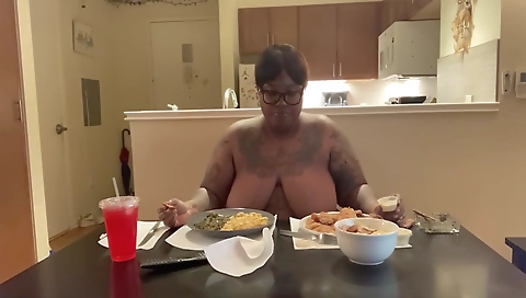 Ebony teen in the kitchen masturbates and blows her husband