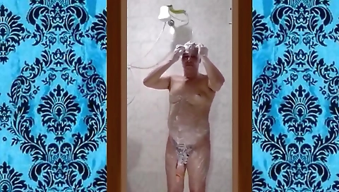 Black man fucks her body after a handjob in the kitchen