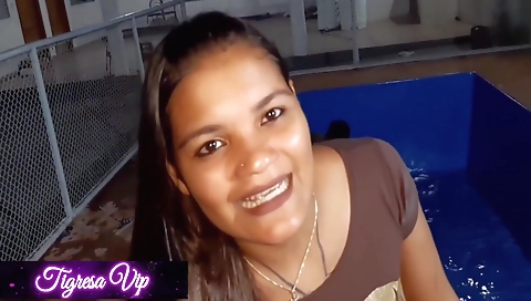 Ebony amateur with a big ass gets fucked on the bed