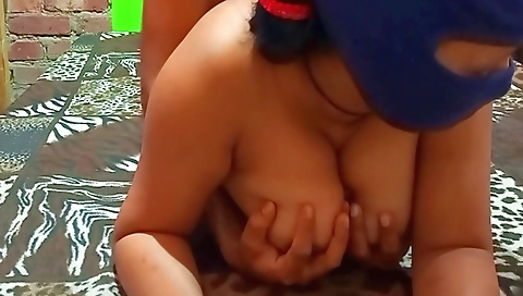 Amateur big tits brunette bhabhi ki chut ki piyari si chudai