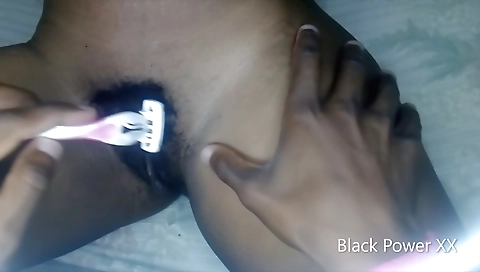 Ebony hairy pussy shaving for me for amateur video