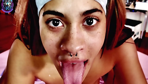 Ebony chick loves to be fucked in doggy and doggie style