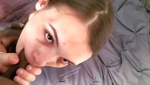 Interracial couple fuck on the bed in a homemade video