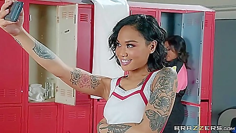 Honey Gold, Kaylani Lei Fucking The Locker Room Perv / 17.9.2019